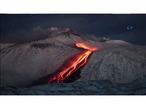 Etna Yanardağı Faaliyete Geçti