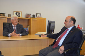 Akgemci’den, Özal Ve Sezal’a Ziyaret 