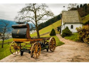 116 Yıl Önce Üretilen İlk Porsche Ahırda Bulundu
