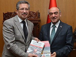 Prof.Dr. Akgemci’den Başkan Poyraz’a Ziyaret