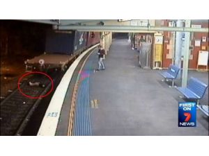 Üstünden Tren Geçti