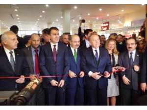 Bakan Ömer Çelik: “Dünya Türkiye’yi Merak Ediyor”