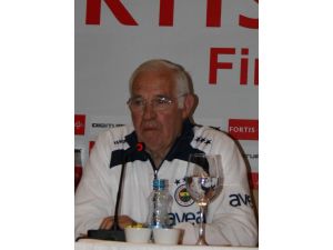 Fenerbahçe’yi De Çalıştıran Efsane Hoca Hayatını Kaybetti