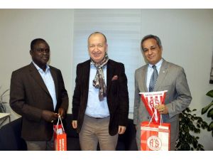 Gana Futbol Federasyonundan Antalyaspor’a Ziyaret