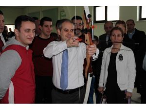 Bakan Kılıç, Ok Atışı Yaptı