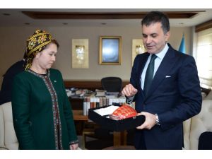 Bakan Çelik, Türkmen Mevkidaşı İle Görüştü