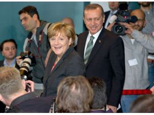 Merkel’den Ab Desteği