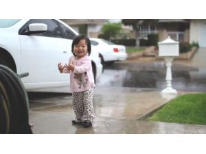 15 Aylık Çocuk Yağmurla Böyle Tanıştı