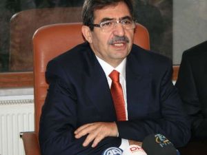 Başbakan Göz Kapaklarını Tutamıyordu