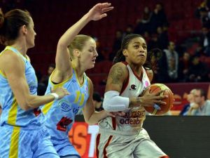 Cimbom Evinde Yıkıldı