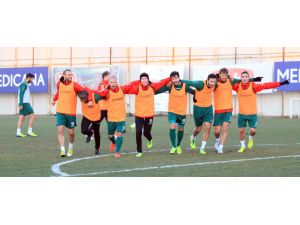 Torku Konyaspor İstanbula Gitti