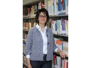 İnsan Benzerine Aşık Oluyor