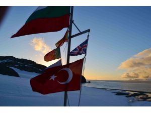 Antarktika’daki İlk Türk Yerbilimci Bilimsel Çalışmalarına Başladı