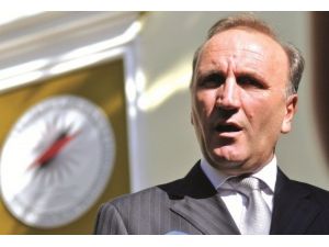 Rektör İstifa Etti