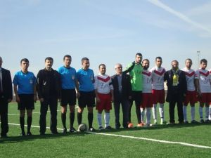 Söğütte Sentetik Yüzeyli Futbol Sahası Açıldı