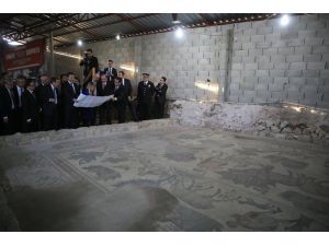 Bakan Çelik, Dizi Setini Gezdi