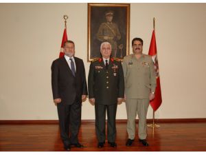 Genelkurmay Başkanı Özer, Afganistan Savunma Bakanı Ve Pakistan Kara Kuvvetleri Komutanı İle Görüştü
