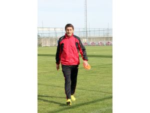 Çaykur Rizespor’da Hoca Belirsizliği Sürüyor
