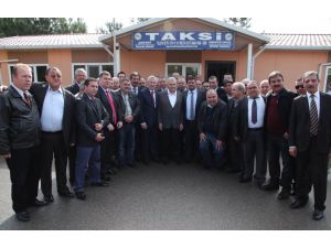 Binali Yıldırım Havaalanında Taksicilerle Buluştu