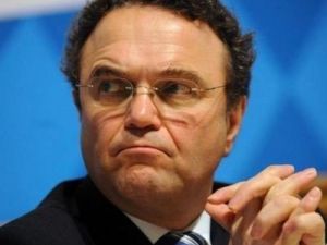 Merkel Aradı, Bakan İstifa Etti