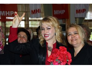 Yeliz Yeşilmen Kadınlar Matinesi Düzenleyip Eşine Oy İstedi