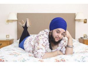 Genç Kız Bu Görüntüsüyle Hayrete Düşürüyor