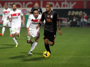 Aslan’a İlk Yarıda Soğuk Duş