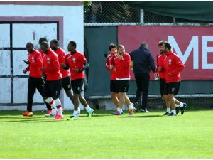Medicalpark Antalyaspor, Eskişehirspor Maçı Hazırlıklarını Sürdürüyor