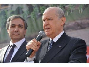 Bahçeli’den İnternet Yasası Eleştirisi