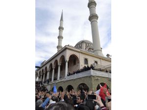 Başbakan Erdoğan Cuma Namazını Hacıveyiszade Camiinde Kıldı