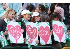 Bursaspor Kadın Ve Çocuk Taraftarlar Önünde Kaybetmiyor
