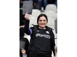 Orduspor Taraftarından İlginç Protesto