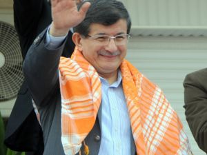 Bakan Davutoğlundan Mhp Seçim Ofisine Ziyaret