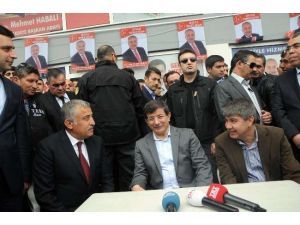 Bakan Davutoğu’ndan Sürpriz Ziyaret