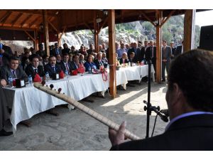 Bakan Yılmaz’a Aşıklı Karşılama