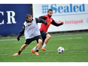 Galatasaray Dev Maçın Mesaisine Başladı