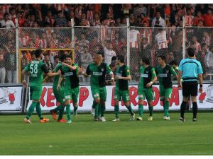 Tekden Denizlispor’da Yüzler Gülüyor