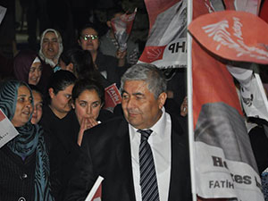  Seçim Bürosu Önünde 2 Bin Kişiye Seslendi