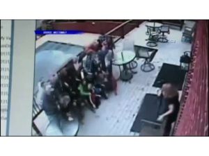 Poz Verirken Balkon Çöktü