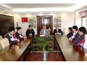 Bahçeşehirli Şampiyonlar Başkan Koçal’ı Ziyaret Etti