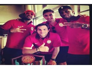 Elmander Arkadaşlarını Unutmadı