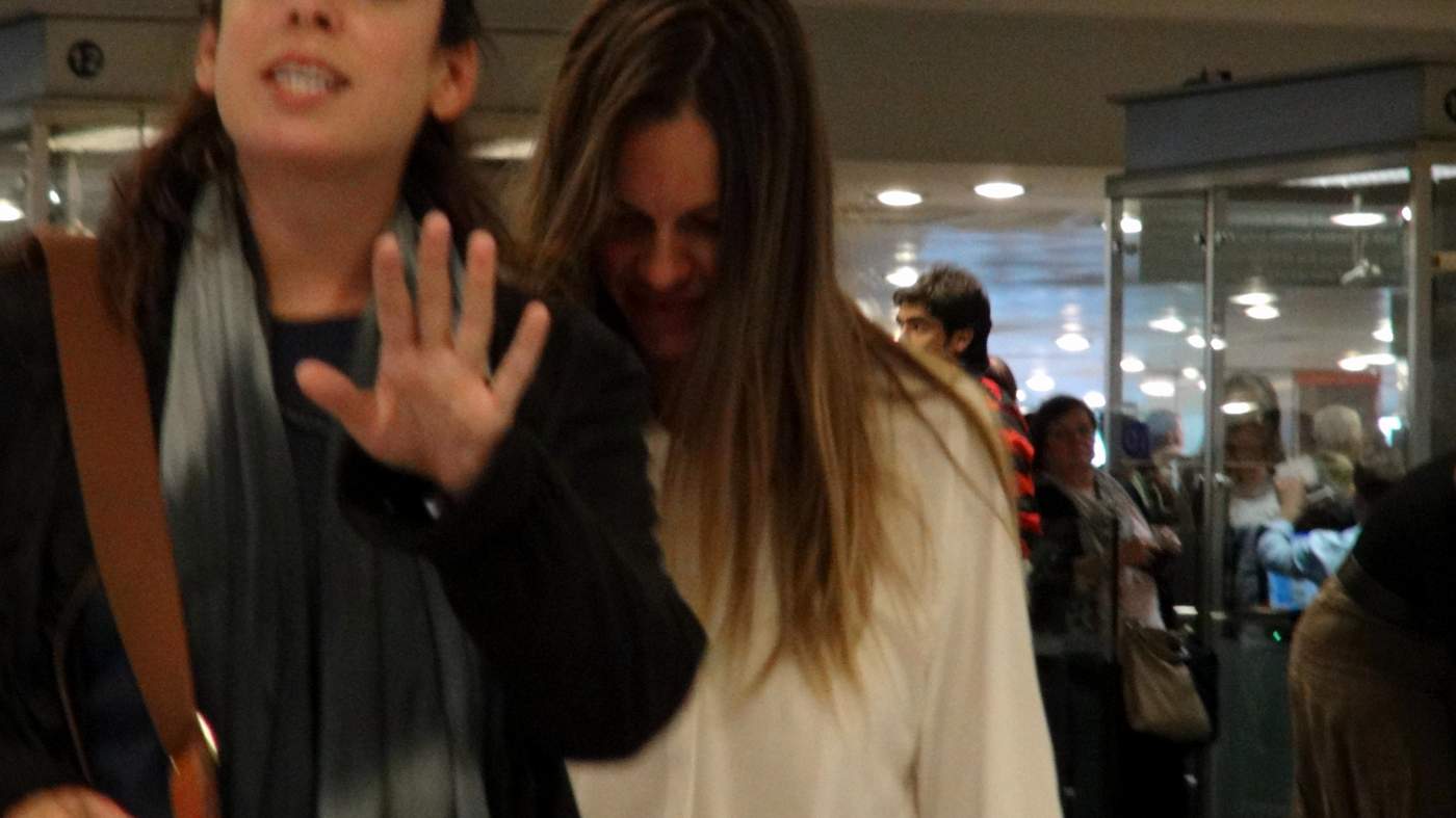 Dünya Yıldızı Saçlarıyla Gizlendi