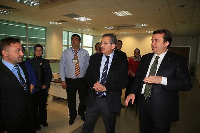 Erkoç, Belediye Personeliyle Buluştu