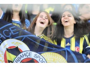Lider Kadın Ve Çocuklarla Kazanmak İstiyor