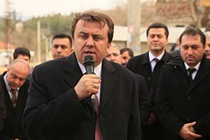 Ak Kadrolar Batı Beldelerine Çıkarma Yaptı