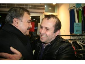 Bakan Eroğlu’nun Vatandaşlarla Sohbeti Güldürdü