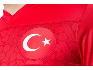 Ay-yıldızlı Forma Görücüye Çıktı