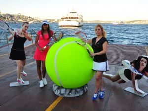 Türkiyede Bir İlk; Arabalı Vapurda Tenis Maçı Oynandı