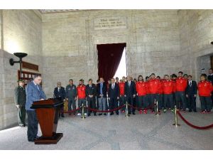 Milliler Ata’nın Huzuruna Çıktı