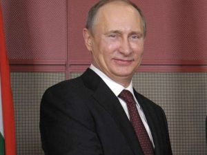 Clinton’dan Putin’e Hitler Benzetmesi